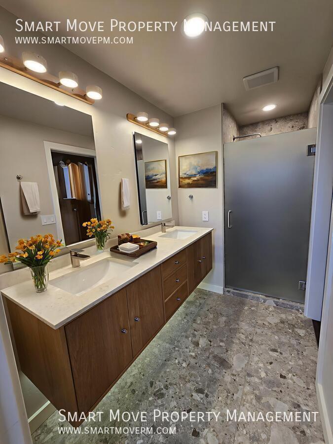 Chic & Modern Highlands Home.  3 Tiered Park-like Backyard property image