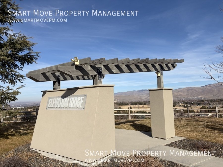 Beautiful 3 bed + bonus room + office home in East Boise. Near Micron property image