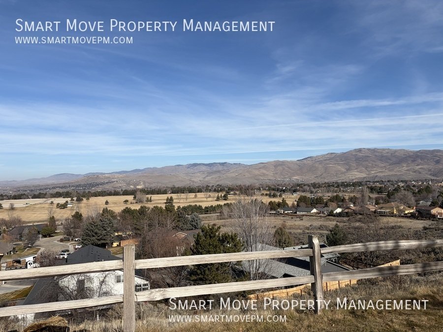 Beautiful 3 bed + bonus room + office home in East Boise. Near Micron property image