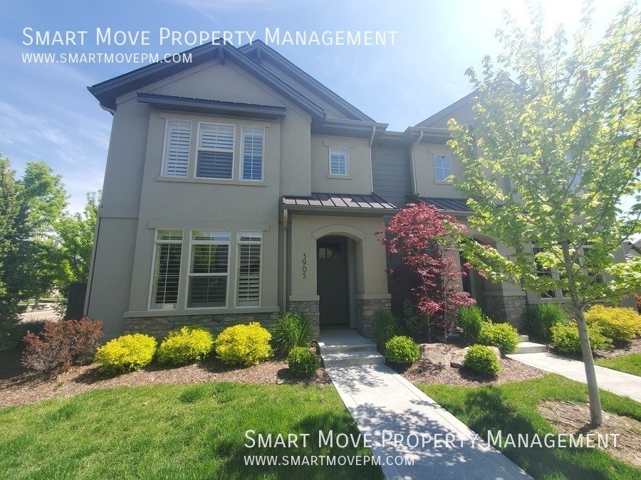 Harris Ranch Townhome in Mill District. Near Greenbelt, Bown Crossing, Foothills. Shakespeare Fest property image