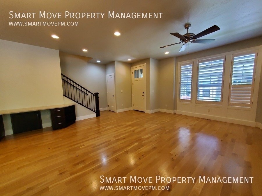 Harris Ranch Townhome in Mill District. Near Greenbelt, Bown Crossing, Foothills. Shakespeare Fest property image