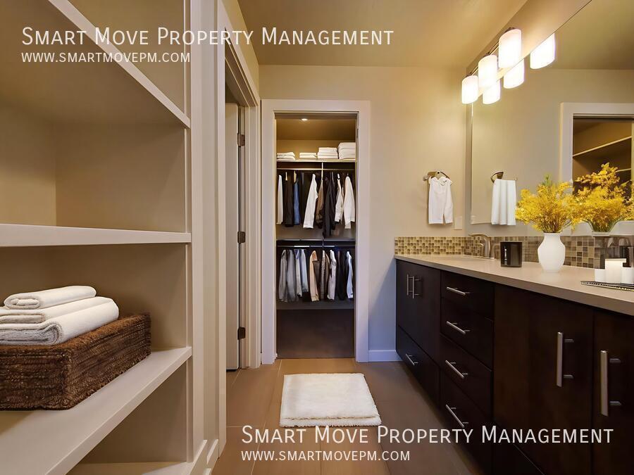 Harris Ranch Townhome in Mill District. Near Greenbelt, Bown Crossing, Foothills. Shakespeare Fest property image