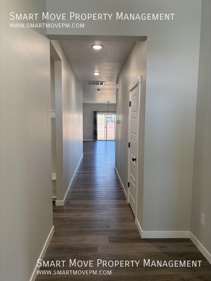 Modern 4 Bed Single Story in South Boise property image