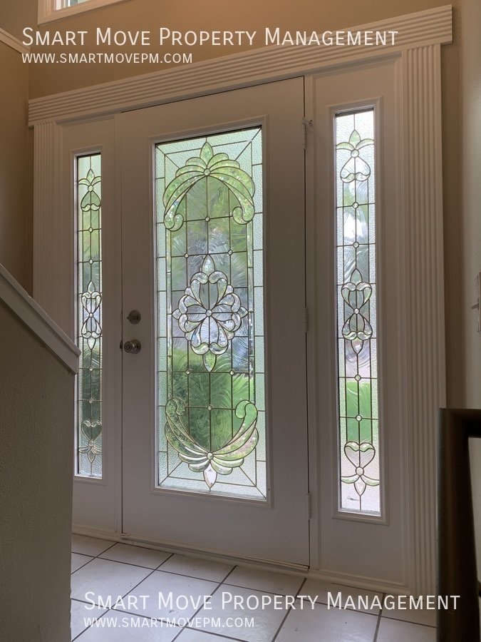 Upgraded split level 4 bed home in West Bench property image