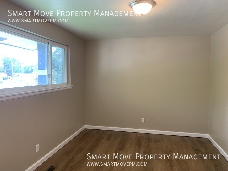 Upgraded split level 4 bed home in West Bench property image