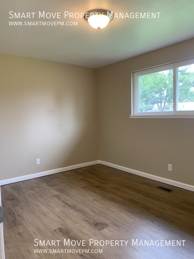 Upgraded split level 4 bed home in West Bench property image