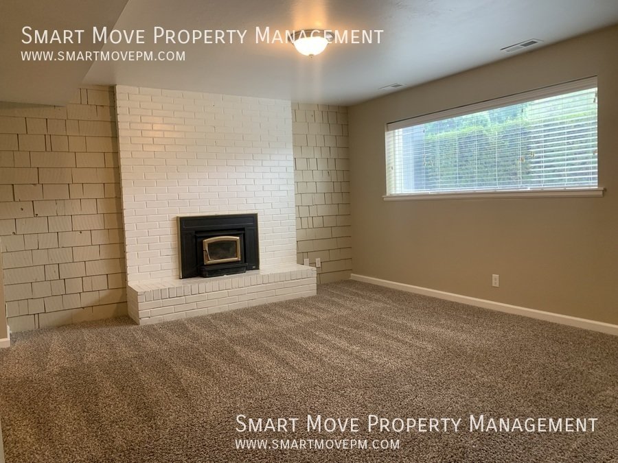 Upgraded split level 4 bed home in West Bench property image