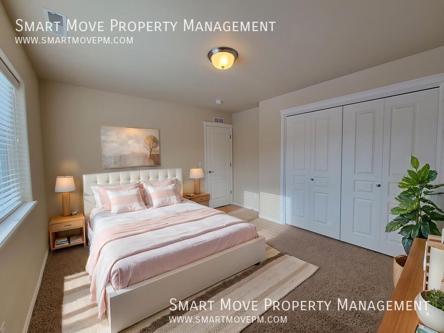 Adorable Two Story off Maple Grove. Neighborhood Pool, Park, Gym. Yard Care included property image