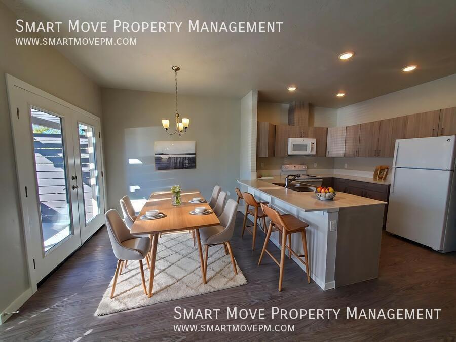 Townhome in Arts & Cultural District. Steps from the Greenbelt, River, Wineries property image