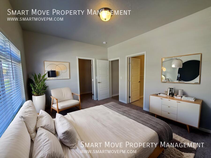 Townhome in Arts & Cultural District. Steps from the Greenbelt, River, Wineries property image