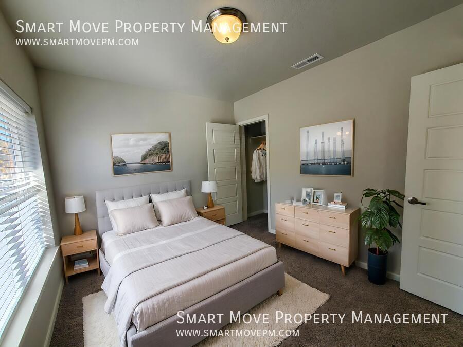 Townhome in Arts & Cultural District. Steps from the Greenbelt, River, Wineries property image