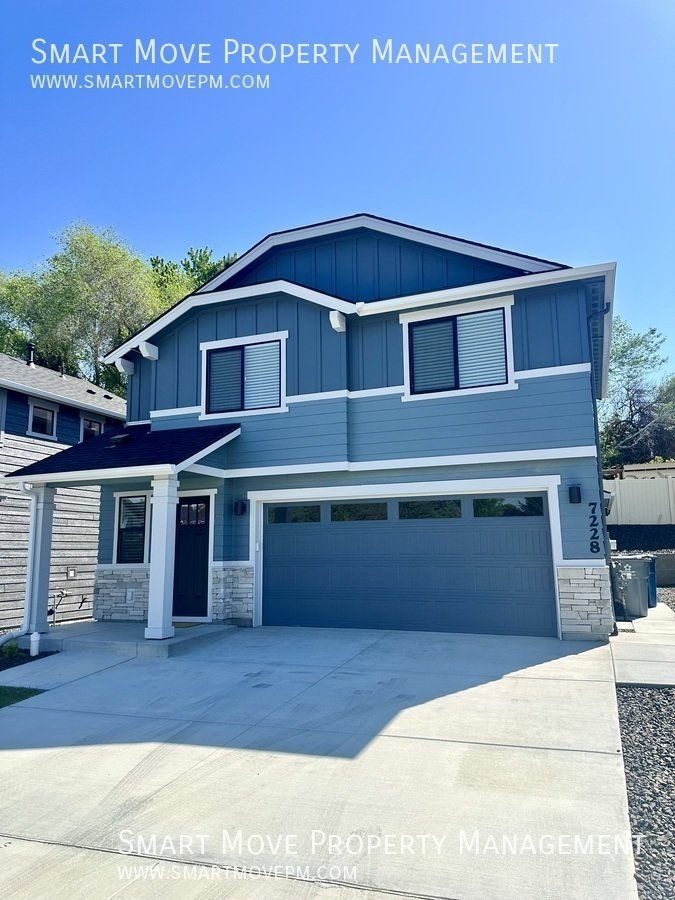 Brand new 3 bed near the foothills property image