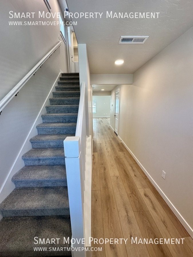 Brand new 3 bed near the foothills property image