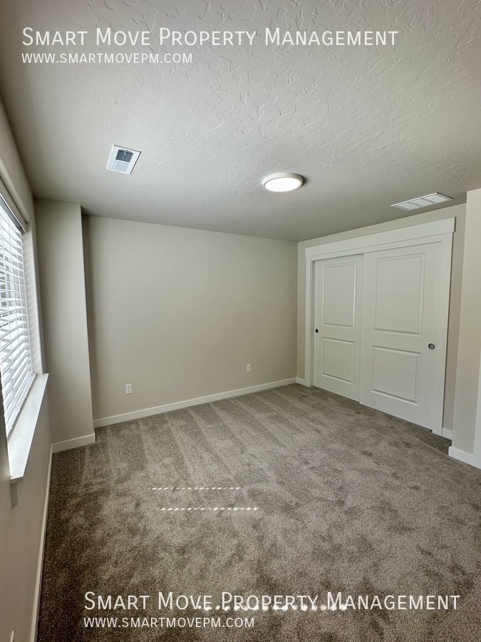 Brand new 3 bed near the foothills property image