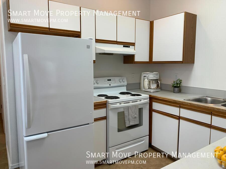 E Boise Townhome off Warm Springs. Near St Lukes, Foothills, BSU, Downtown, Parks property image