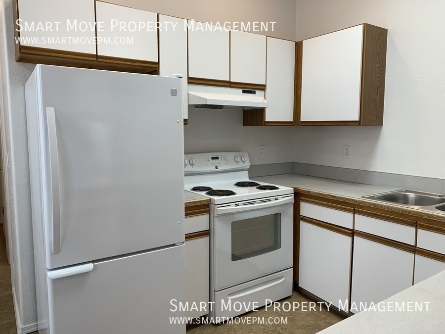 E Boise Townhome off Warm Springs. Near St Lukes, Foothills, BSU, Downtown, Parks property image