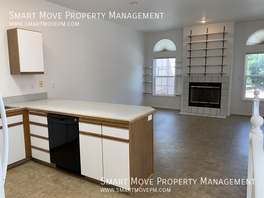 E Boise Townhome off Warm Springs. Near St Lukes, Foothills, BSU, Downtown, Parks property image