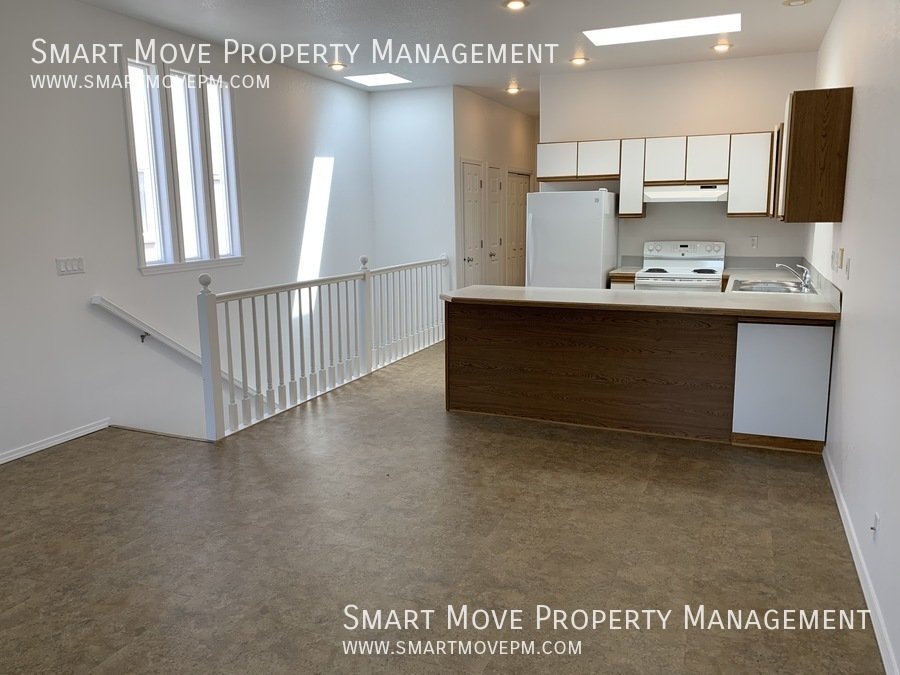 E Boise Townhome off Warm Springs. Near St Lukes, Foothills, BSU, Downtown, Parks property image