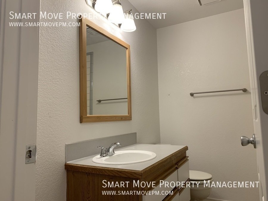 E Boise Townhome off Warm Springs. Near St Lukes, Foothills, BSU, Downtown, Parks property image