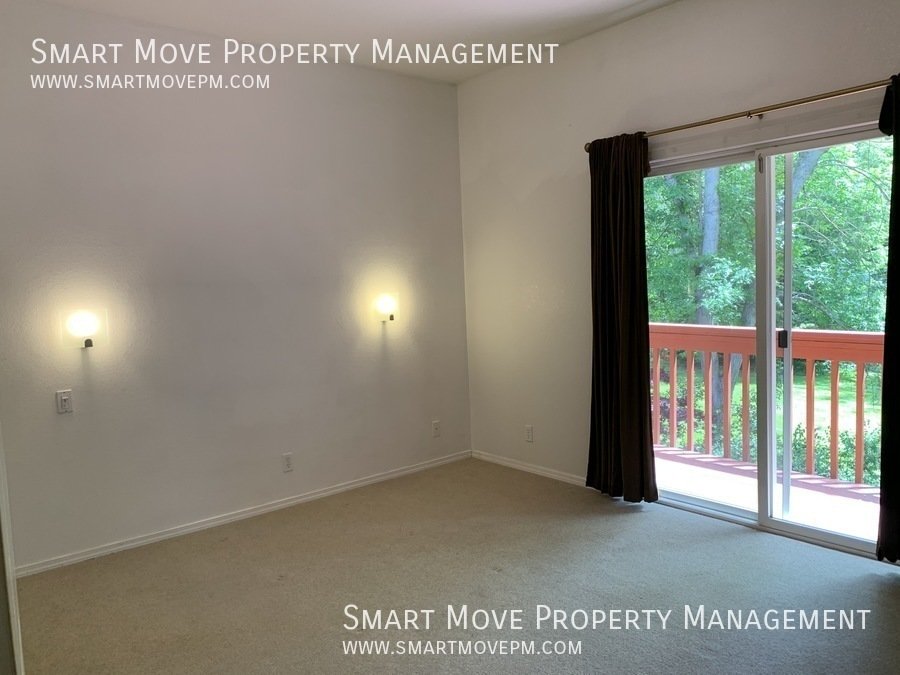 E Boise Townhome off Warm Springs. Near St Lukes, Foothills, BSU, Downtown, Parks property image