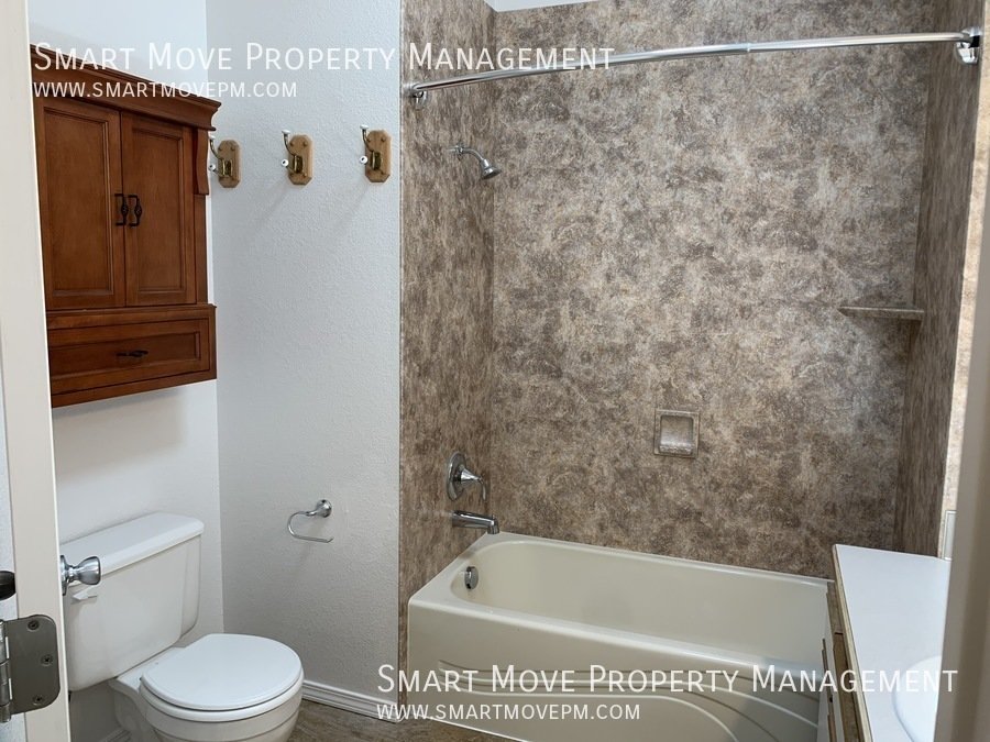 E Boise Townhome off Warm Springs. Near St Lukes, Foothills, BSU, Downtown, Parks property image