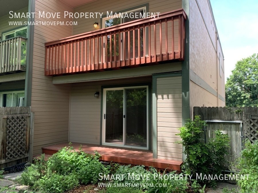 E Boise Townhome off Warm Springs. Near St Lukes, Foothills, BSU, Downtown, Parks property image