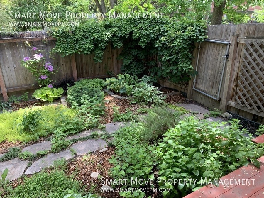 E Boise Townhome off Warm Springs. Near St Lukes, Foothills, BSU, Downtown, Parks property image
