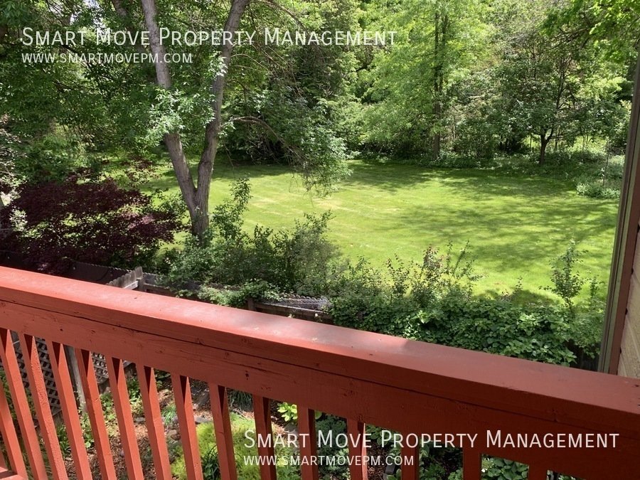 E Boise Townhome off Warm Springs. Near St Lukes, Foothills, BSU, Downtown, Parks property image