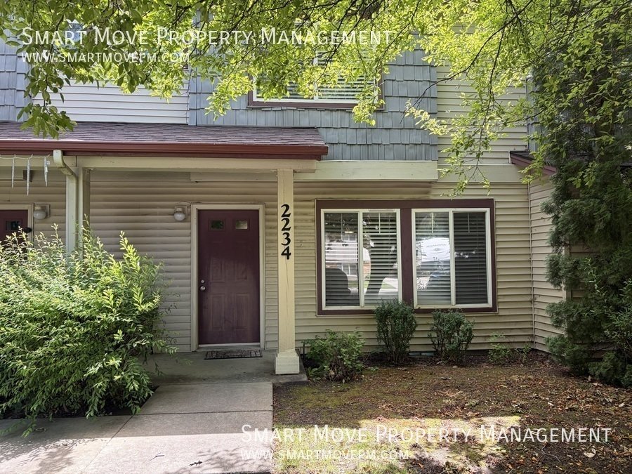 Charming 3 bed in Oak Park Village property image