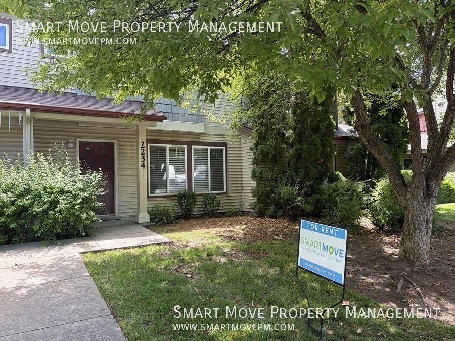 Charming 3 bed in Oak Park Village property image