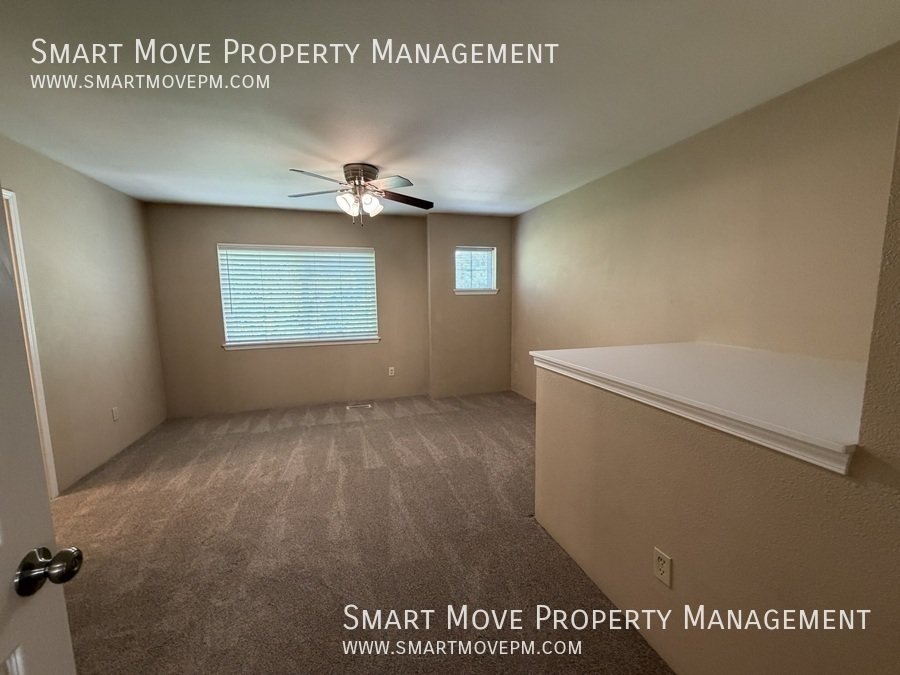 Charming 3 bed in Oak Park Village property image