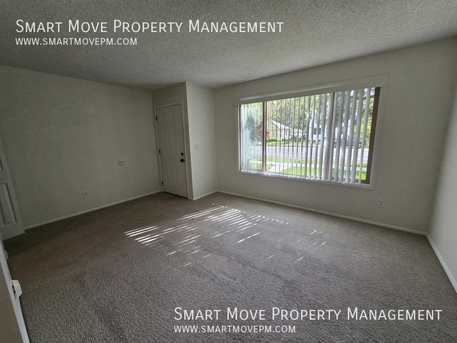 Charming North End Gem Near Hill Rd & Camel's Back Park! property image