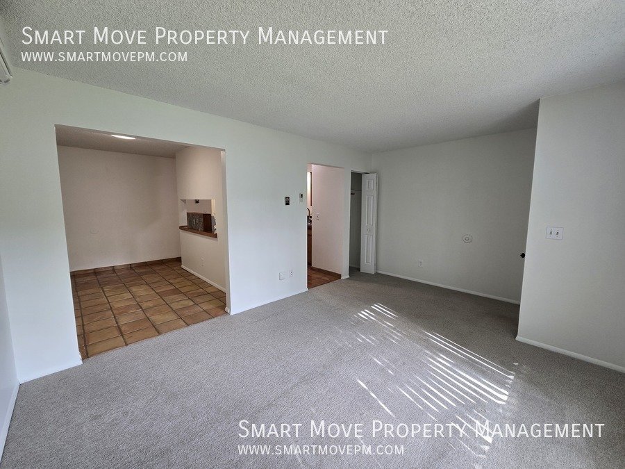 Charming North End Gem Near Hill Rd & Camel's Back Park! property image