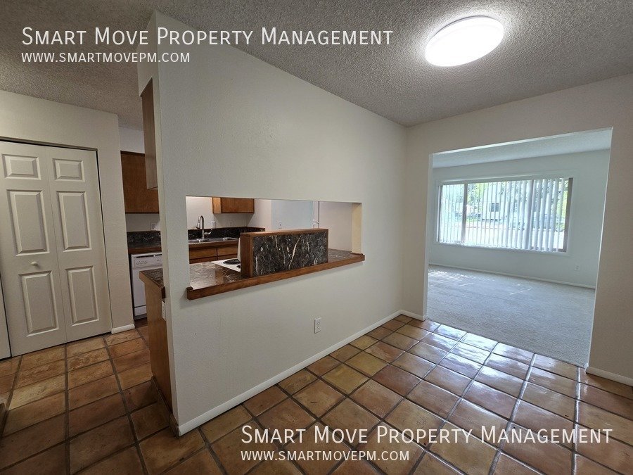 Charming North End Gem Near Hill Rd & Camel's Back Park! property image