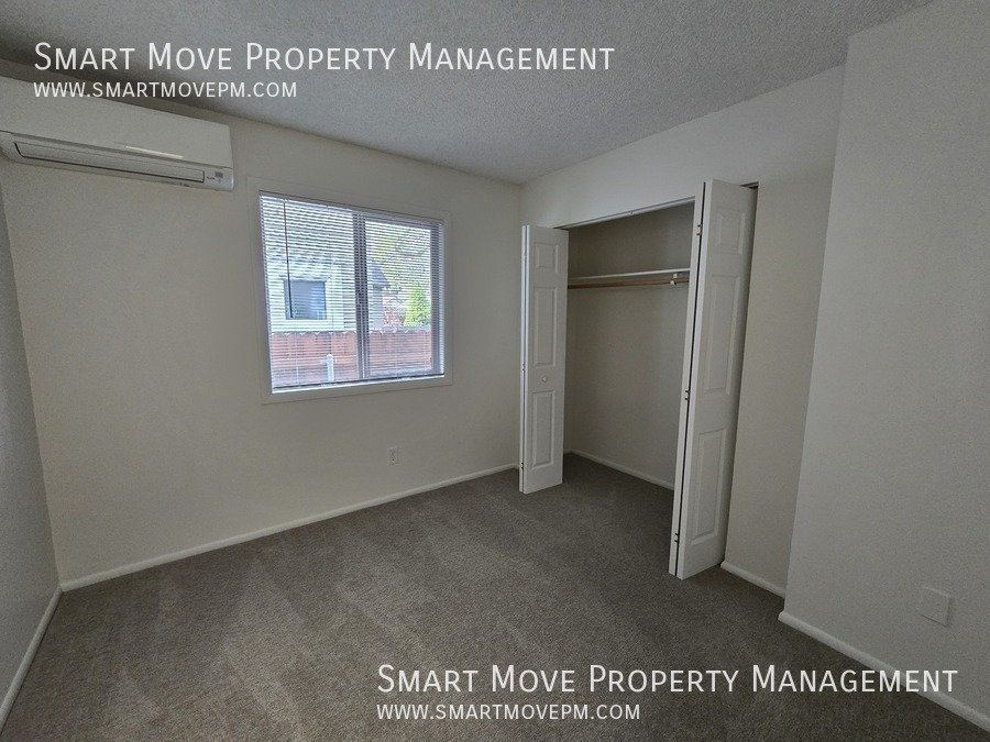 Charming North End Gem Near Hill Rd & Camel's Back Park! property image
