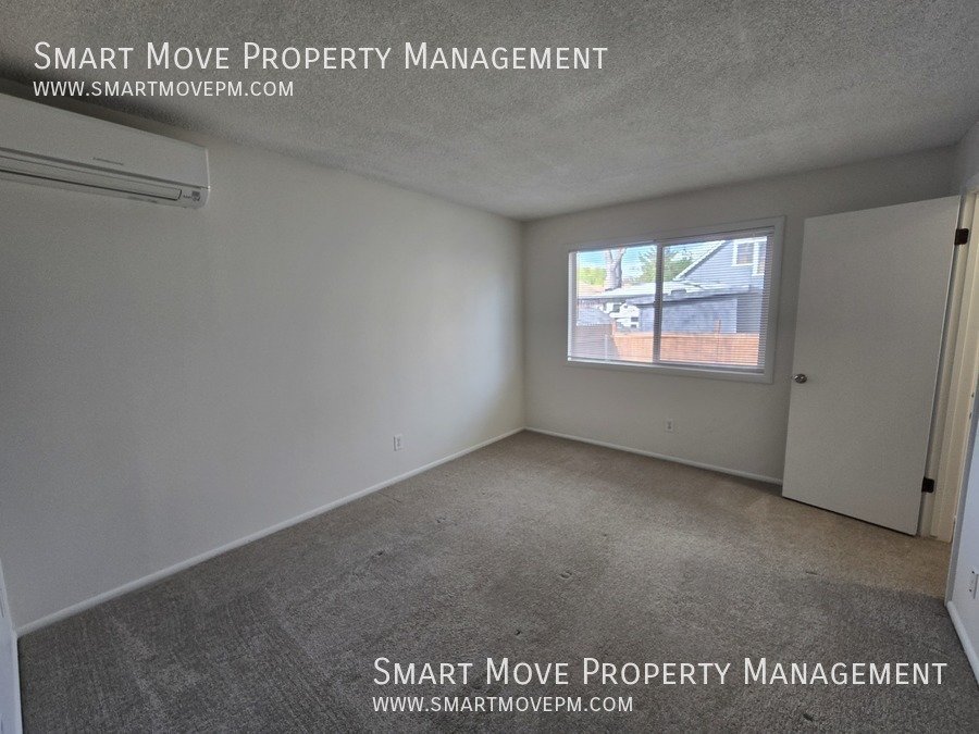 Charming North End Gem Near Hill Rd & Camel's Back Park! property image