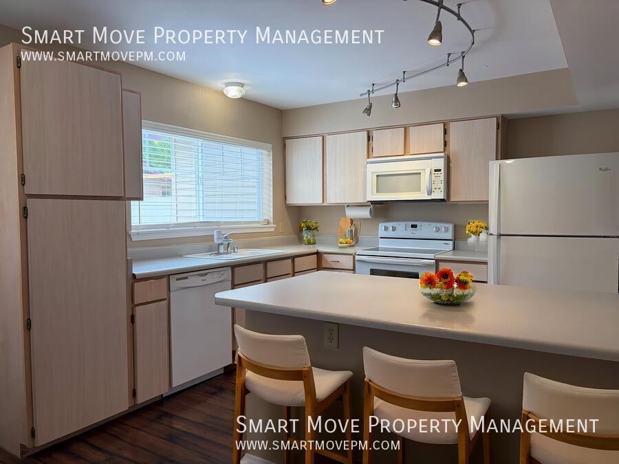 Charming 3 bed in Oak Park Village property image