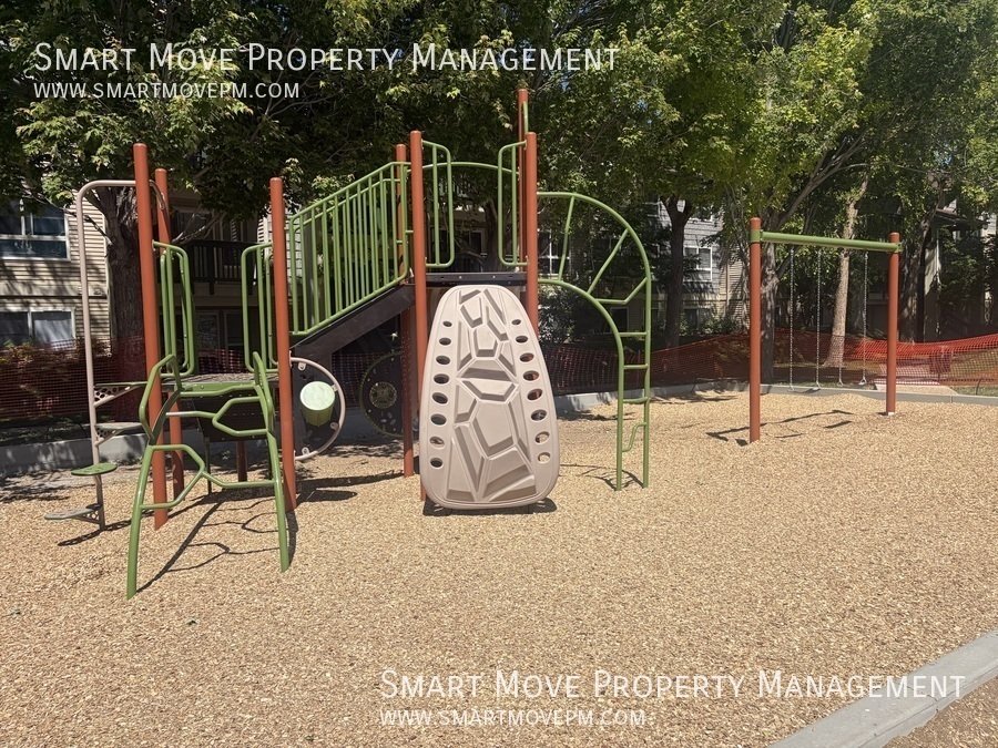 Charming 3 bed in Oak Park Village property image