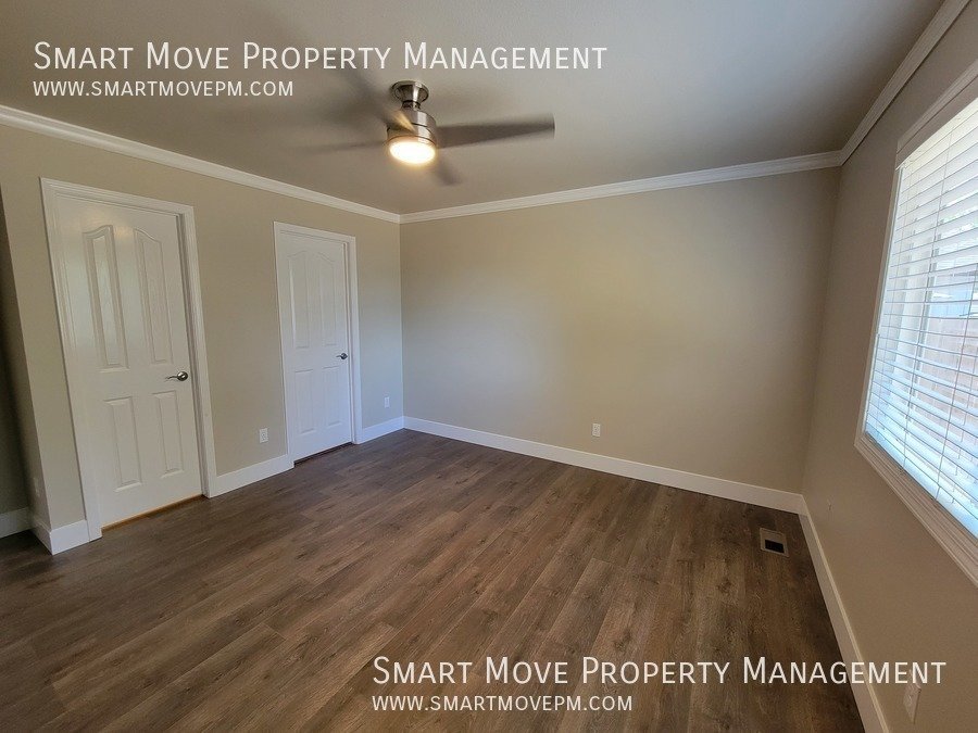 3 Bed + Office, w/ Solar Power in heart of Meridian. Available Immediately! property image