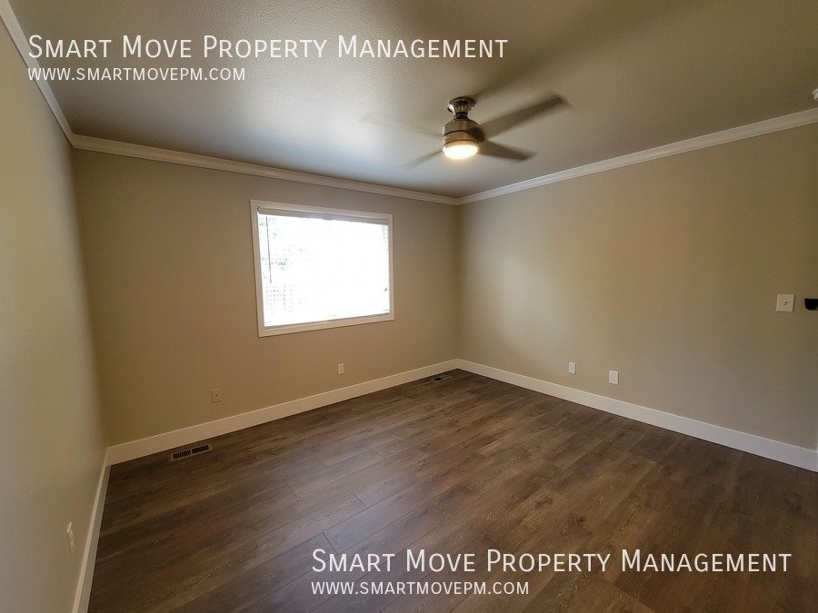 3 Bed + Office, w/ Solar Power in heart of Meridian. Available Immediately! property image