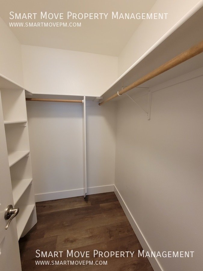3 Bed + Office, w/ Solar Power in heart of Meridian. Available Immediately! property image