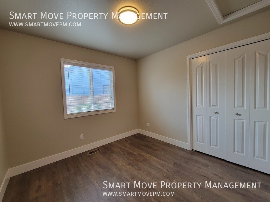 3 Bed + Office, w/ Solar Power in heart of Meridian. Available Immediately! property image