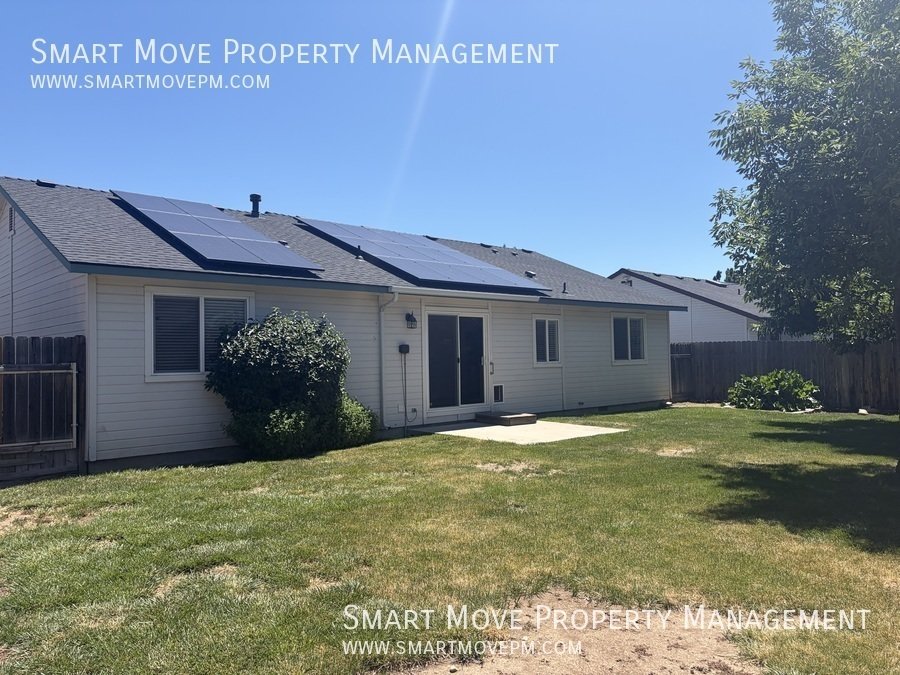 3 Bed + Office, w/ Solar Power in heart of Meridian. Available Immediately! property image