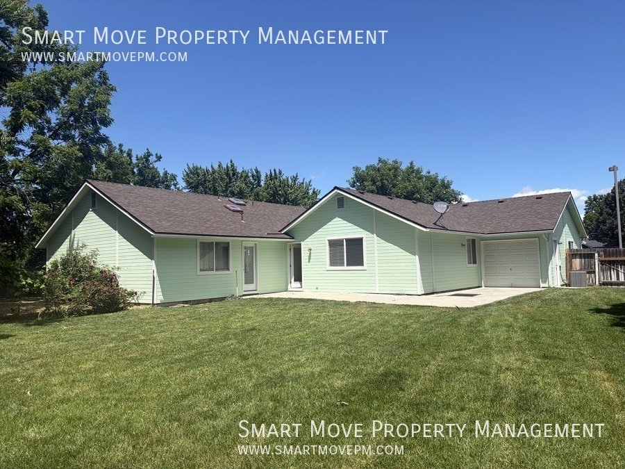 Charming 4 bedroom in Meridian with oversized back yard property image