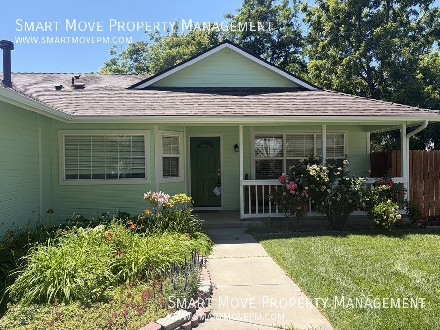 Charming 4 bedroom in Meridian with oversized back yard property image