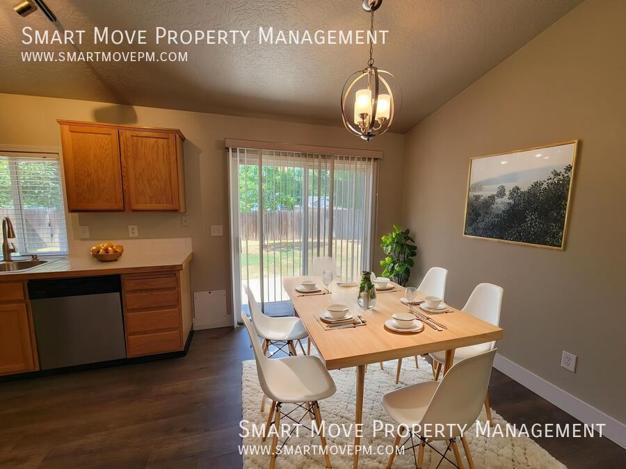 3 Bed + Office, w/ Solar Power in heart of Meridian. Available Immediately! property image