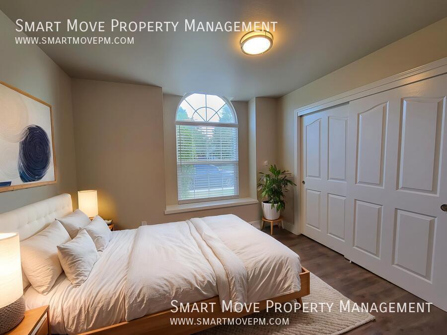 3 Bed + Office, w/ Solar Power in heart of Meridian. Available Immediately! property image