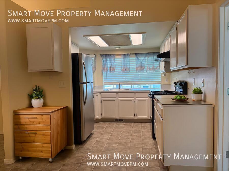 Charming 4 bedroom in Meridian with oversized back yard property image