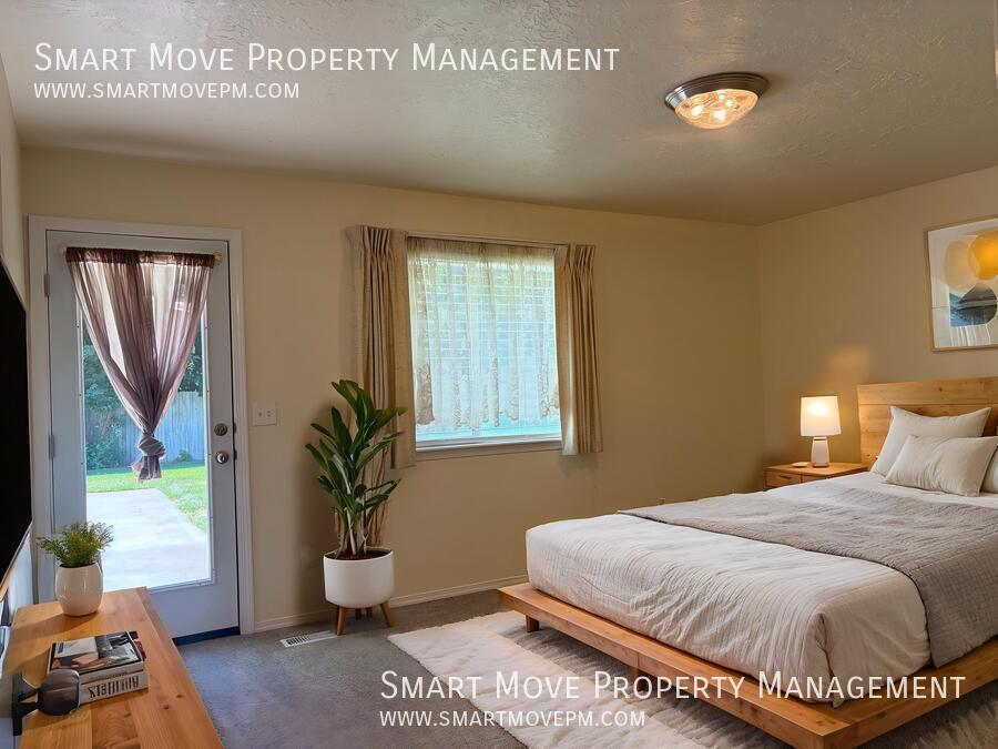 Charming 4 bedroom in Meridian with oversized back yard property image