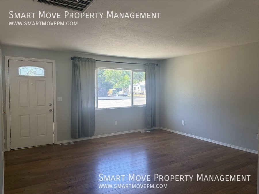 Charming 3 bed, single story home Willow Lane Park property image
